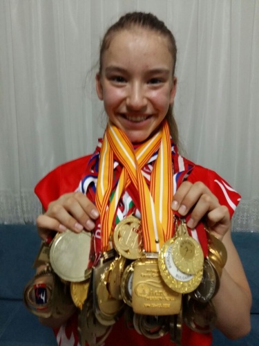 Altın Kız Ayşe Begüm Onbaşı 15 yaşında ama şimdiden 35 altın madalya kazandı