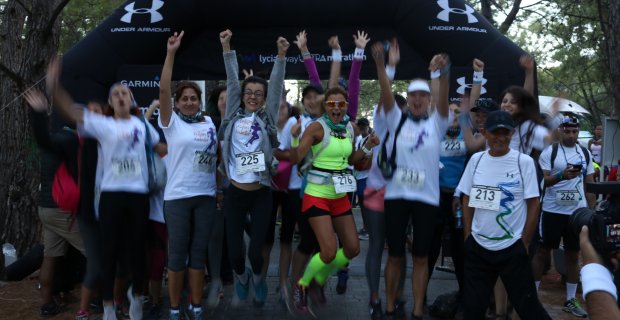 Ece Vahapoğlu, TOG kadın için 20 Km'yi 3,5 saatte koştu