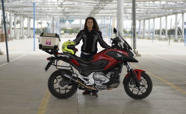 Kadın akademisyen motosikletiyle Asya turuna çıktı