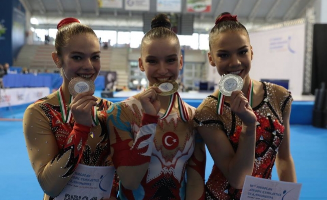 Altın Kız Ayşe Begüm Onbaşı genç kadınlarda Avrupa Aerobik Jimnastik Şampiyonu oldu