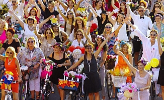 5 Maddede Süslü Kadınlar Bisiklet Turu nedir, ne değildir, ne zaman?
