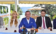 Ağaoğlu, Ampute Milli Futbol Takımı oyuncularına ev hediye etti